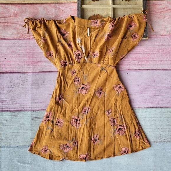 Free People Women's Mustard Combo Short Sleeve Drapey Melanie Dress Size… - Picture 2 of 6